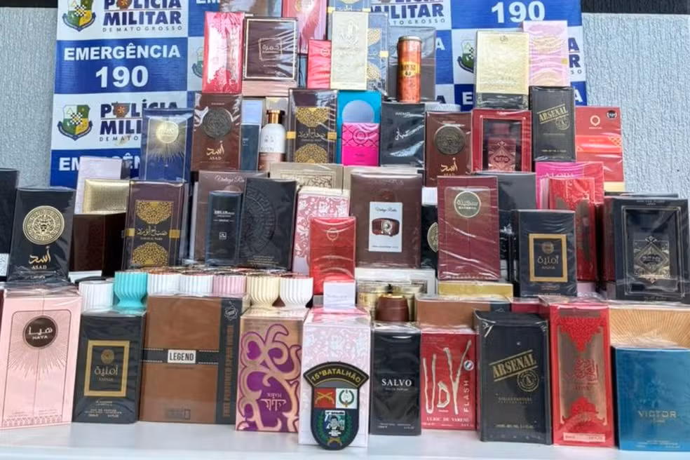 PM apreende perfumes sem nota fiscal em Barra do Garças e suspeito alega que fazia favor a amigo