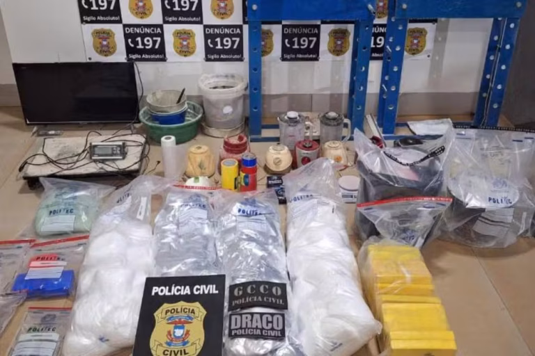Traficante é preso em casa usada como laboratório de drogas em MT